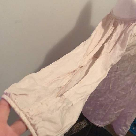 💥 2/$30 Off the shoulder open arm top - Picture 2 of 7